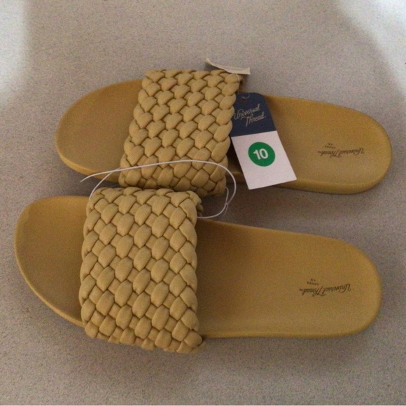 Universal Thread Shoes - NEW-Universal Thread Yellow/Polly Slides Size 10